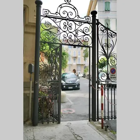 Carlo'S Pc101 - Garibaldi Monolocale Mansardato - * Sanremo